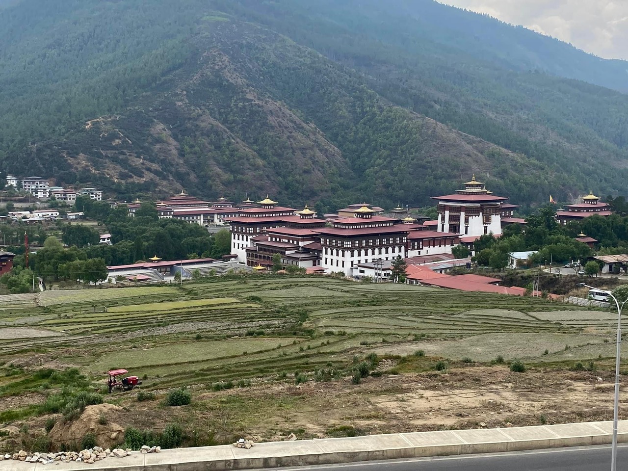 TOUR BHUTAN TỪ HÀ NỘI SÀI GÒN ĐÀ NẴNG - HÀNH TRÌNH AN LẠC TỚI ĐẤT NƯỚC HẠNH PHÚC NƠI THỰC HÀNH QUỐC GIÁO KIM CƯƠNG THỪA 