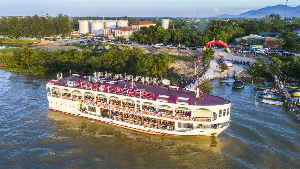 HÀ NỘI -HÀ TĨNH - THIÊN CẦM - CÔNG VIÊN NƯỚC VINPEARL  