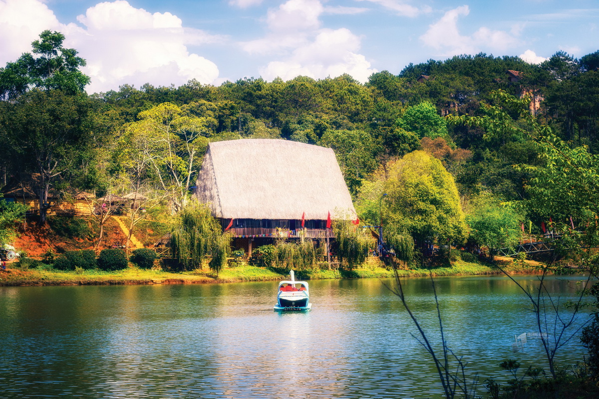 KHÁM PHÁ TÂY NGUYÊN HÙNG VĨ TỪ HÀ NỘI BUÔN MÊ THUỘT - KONTUM - PLEIKU BẢN ĐÔN BẢN JUN BIỂN HỒ T'NƯNG KHU DU LỊCH MĂNG ĐEN TOUR 5 NGÀY 4 ĐÊM TRỌN GÓI GIÁ RẺ 