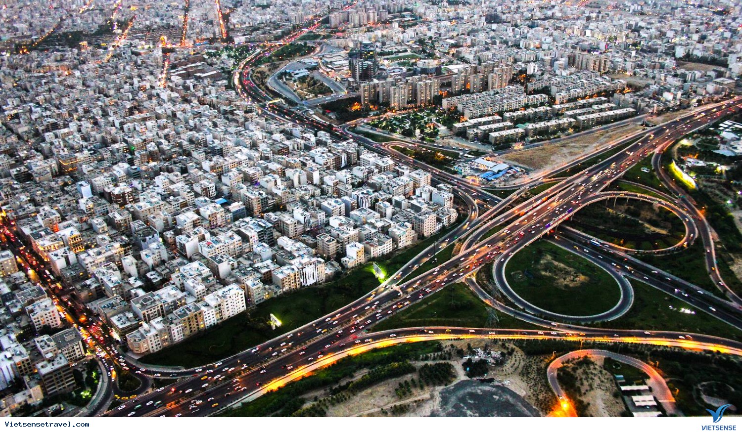 TOUR DU LỊCH IRAN TỪ HÀ NỘI SÀI GÒN-KHÁM PHÁ ĐẾ CHẾ BA TƯ HUYỀN BÍ - TÌM HIỂU XỨ SỞ NGHÌN LẺ MỘT ĐÊM 